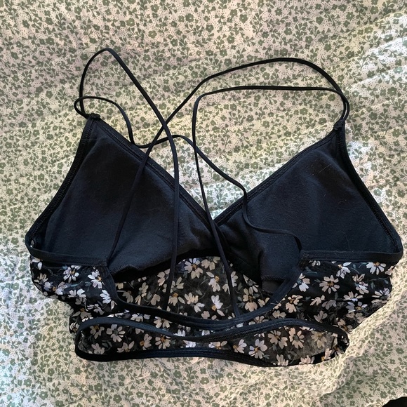 Floral lace bralette from Gilly Hicks - Picture 2 of 3